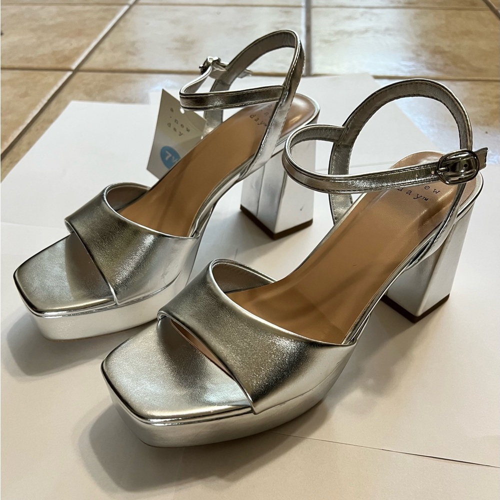 A NEW DAY Platform Sandals